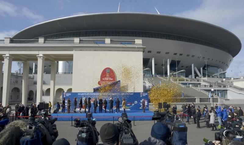 [VIDEO] Estadio de San Petersburgo: el ovni de los mil millones de dólares