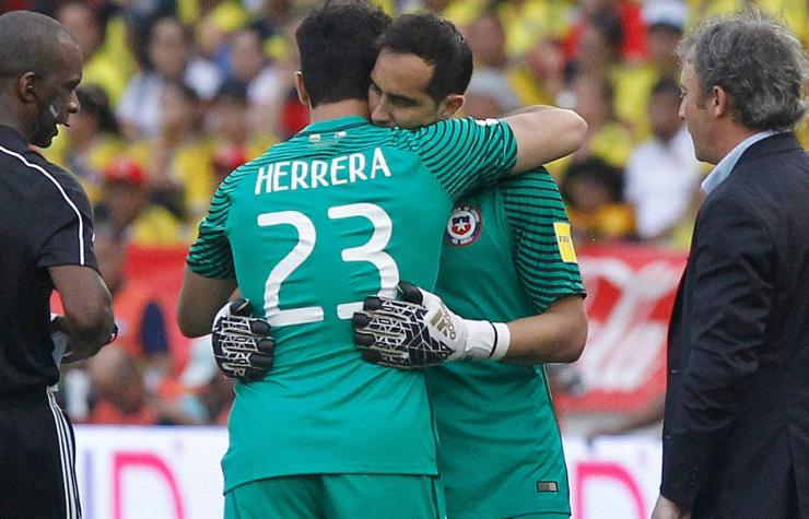 [VIDEO] Bravo evoluciona bien, pero Herrera será titular en el debut frente a Camerún