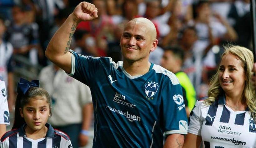 Humberto Suazo vuelve al profesionalismo y jugará por San Antonio Unido