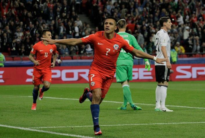 Los saludos a Alexis Sánchez por su histórico gol en la selección chilena