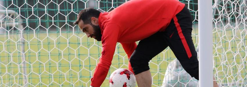 Gary Medel y Claudio Bravo entrenan con normalidad de cara al choque con Australia