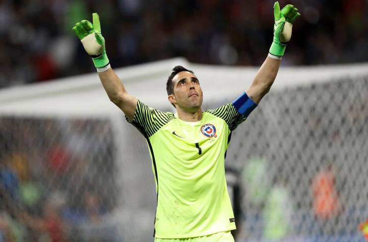 [VIDEO] La emotiva arenga de Claudio Bravo antes de la definición a penales frente a Portugal