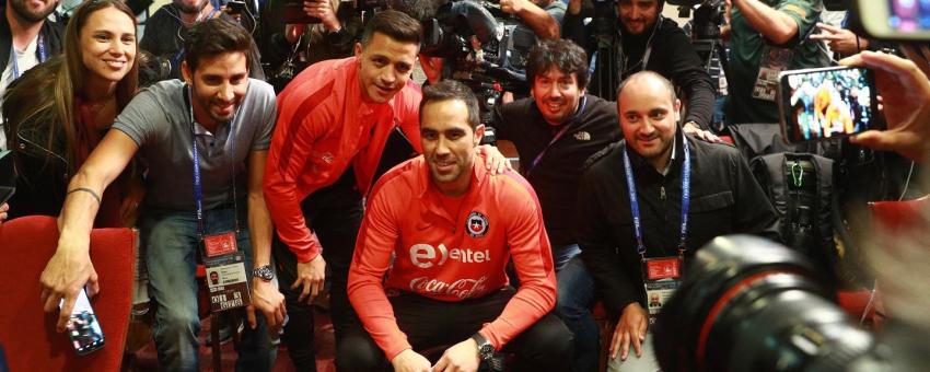 [VIDEO] Alexis Sánchez elogia a Claudio Bravo, bromea y no quiso revelar su nuevo club