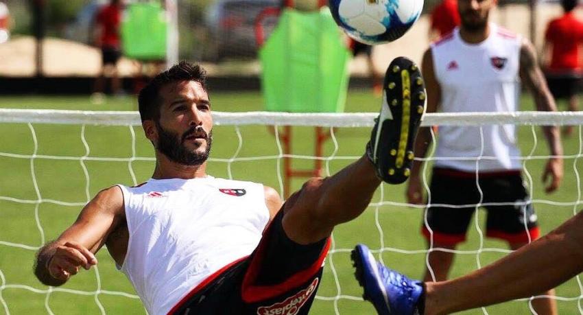 Universidad Católica confirma el fichaje del defensor Germán Voboril