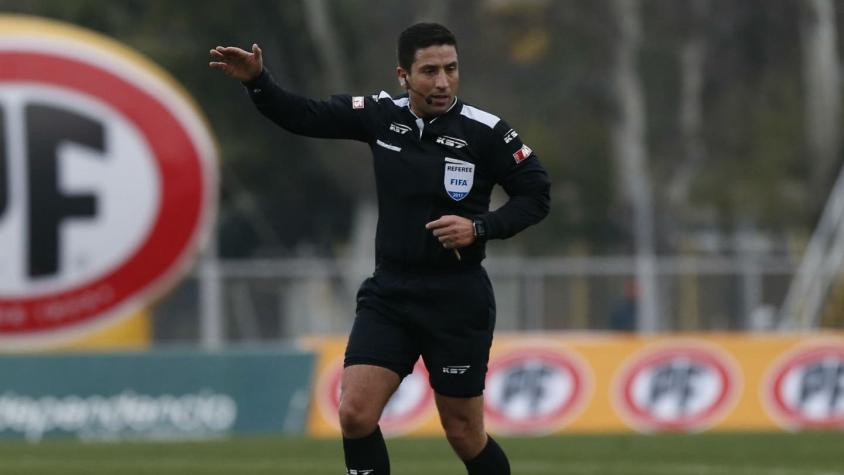 Jugador de Curicó Unido acusa a árbitro Eduardo Gamboa de favorecer a la "U"