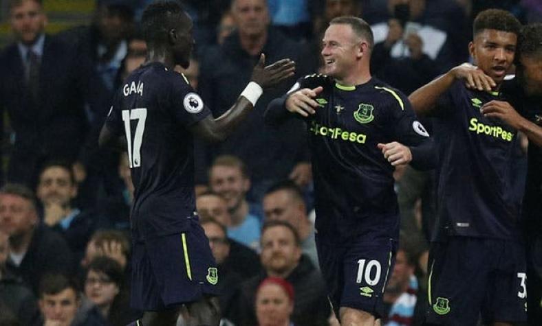 Rooney marca su gol 200 en la Premier en empate entre Manchester City y Everton