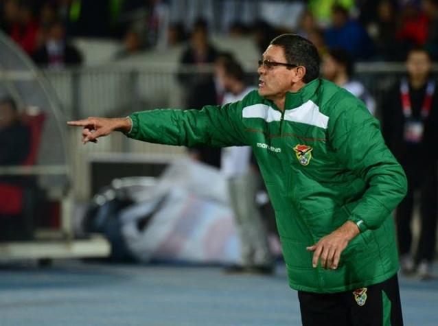 FIFA suspende a técnico de Bolivia acusado de insultar a jugadores chilenos