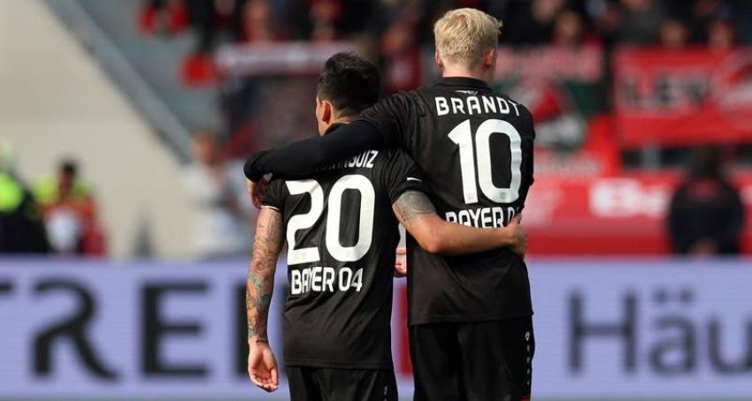 [VIDEO] El golazo de Charles Aránguiz en la aplastante victoria de Bayer Leverkusen sobre Friburgo