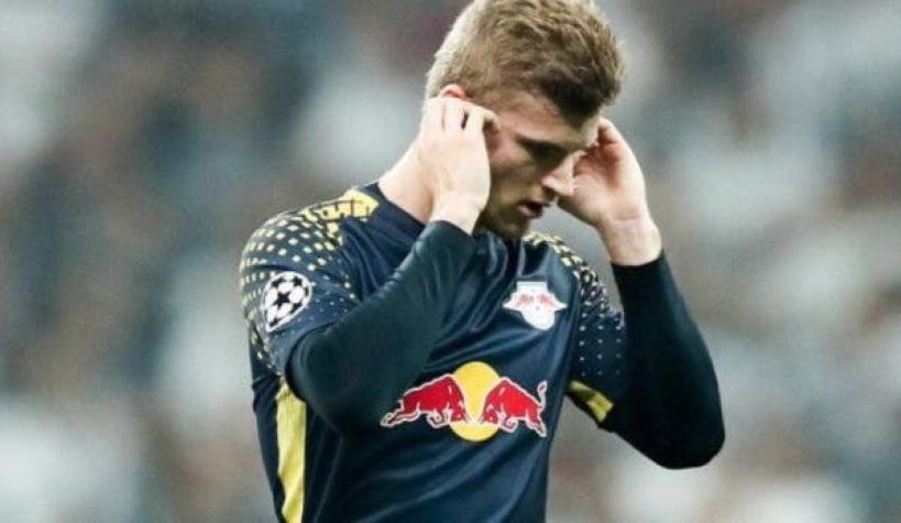 [VIDEO] Delantero del Leipzig sufrió con gritos de la hinchada del Besiktas y debió dejar la cancha