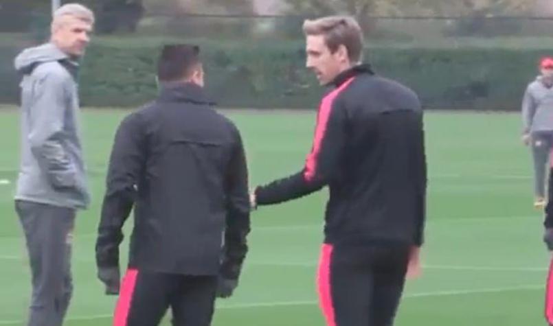 [VIDEO] Medio italiano apunta a supuesto desaire de Alexis a Arsene Wenger