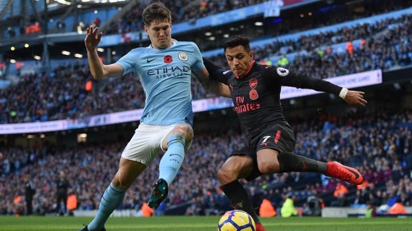 Alexis juega en dura derrota del Arsenal ante Manchester City que sigue líder de la Premier
