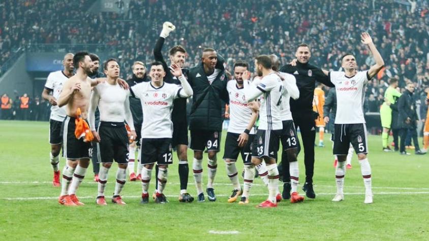 Gary Medel juega en igualdad del Besiktas que logra histórica clasificación en Champions