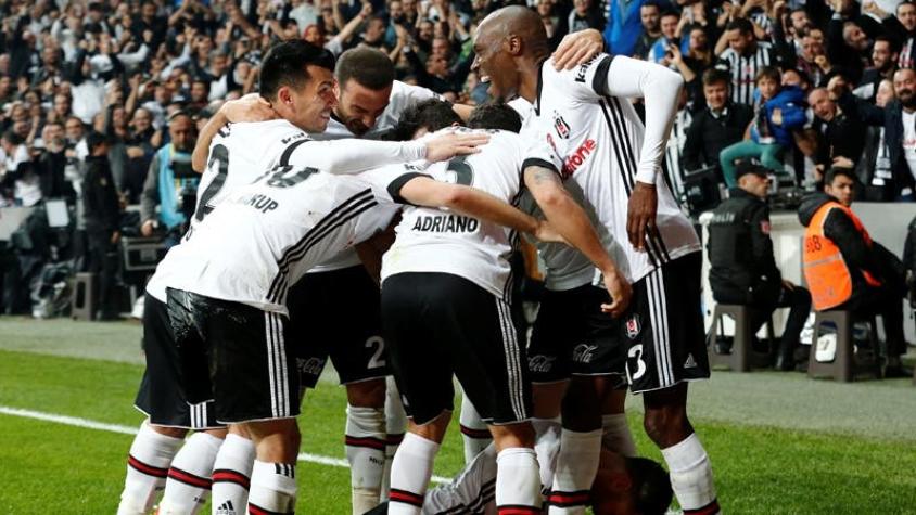 Gary Medel participa en goleada de Besiktas en el derbi ante Galatasaray