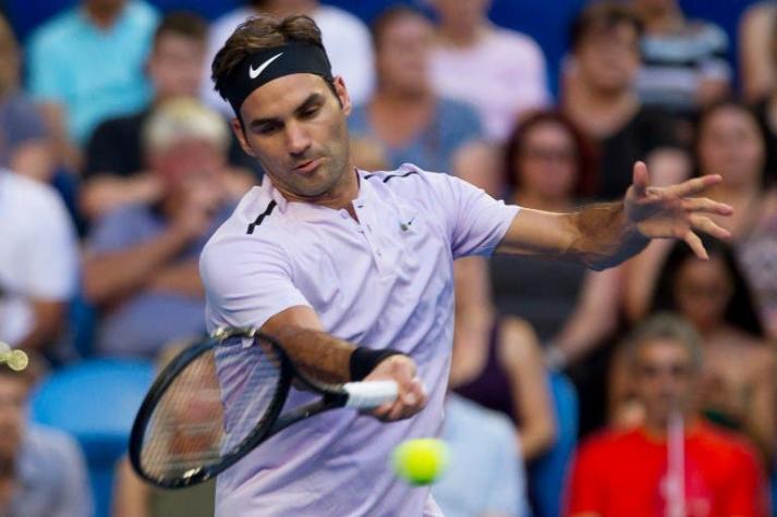 Roger Federer estira su inicio triunfal de temporada