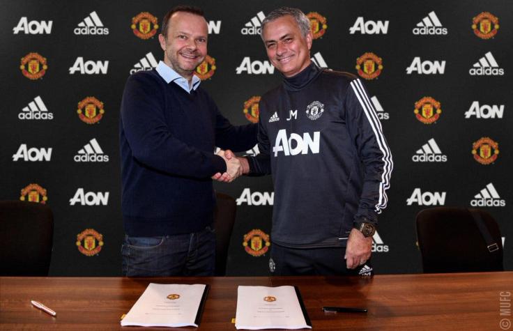 Mourinho renueva como entrenador del Manchester United hasta 2020