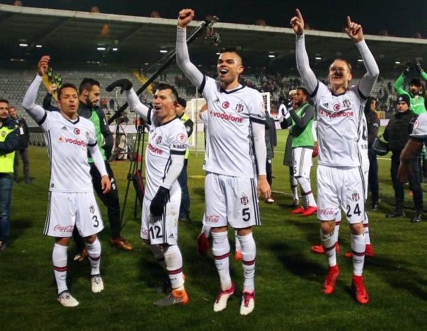 Besiktas con Medel vence a Genclerbirligi y pasa a semifinales en Copa de Turquía