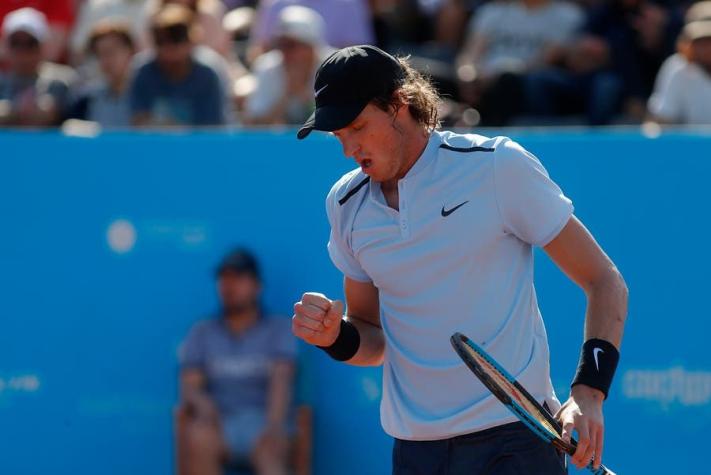 Nicolás Jarry avanza a octavos de final en el ATP de Quito