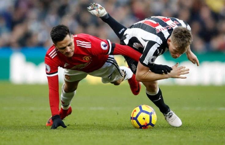 Manchester United y Alexis no pueden frente a Newcastle por la Premier League