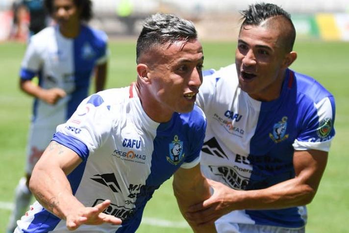 Antofagasta logra agónico triunfo sobre Iquique y se instala en la parte alta de la tabla
