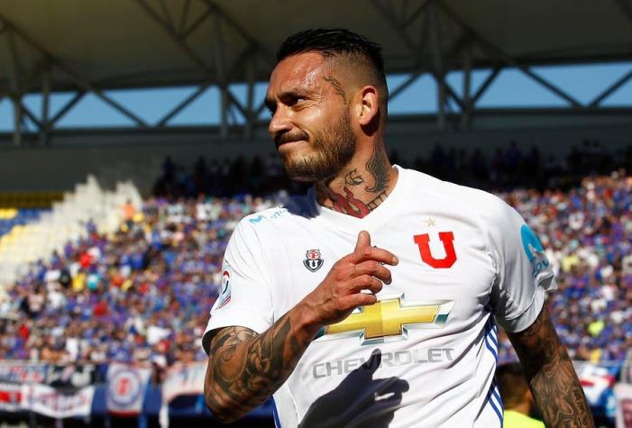 El reclamo de Mauricio Pinilla durante el partido de la "U" y Audax Italiano