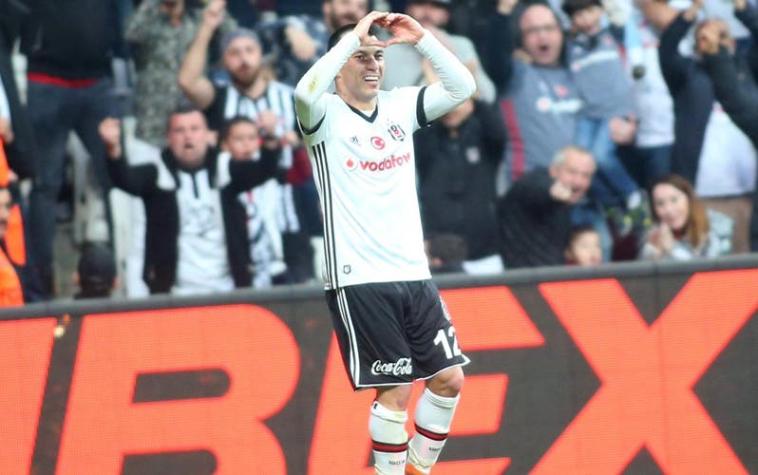 [VIDEO] Gary Medel anotó un golazo en aplastante triunfo del Besiktas