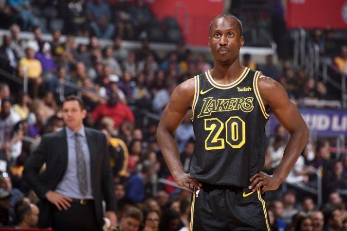 [VIDEO] La increíble historia del basquetbolista que debutó con 32 años en la NBA