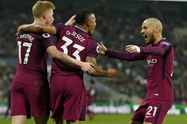 Manchester City gana al Tottenham y acaricia el título de liga