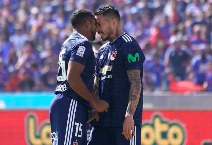 [FOTOS] El duro encontrón que protagonizaron Pinilla y Beausejour en el Superclásico 183