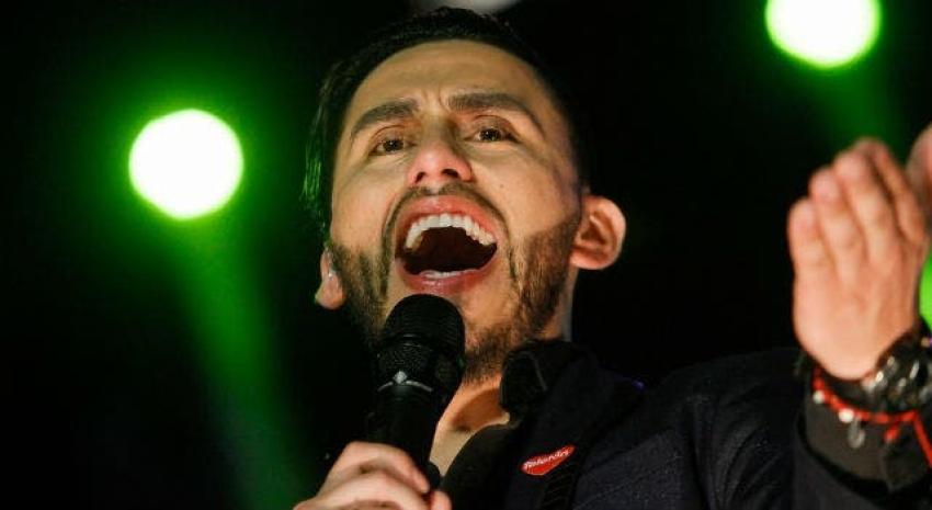[VIDEO] La apuesta que pagó el vocalista de Noche de Brujas tras derrota de la U en el Superclásico