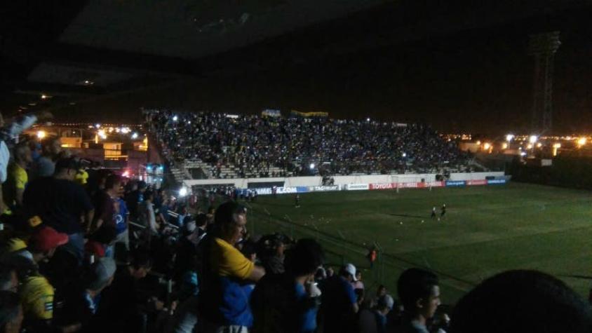[VIDEO] Colo Colo reclamará ante Conmebol por “insólito” corte de luz en Manta
