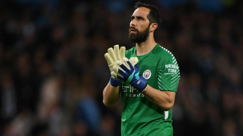 La gran promesa de Claudio Bravo a profesor de humilde escuela de fútbol en Puente Alto