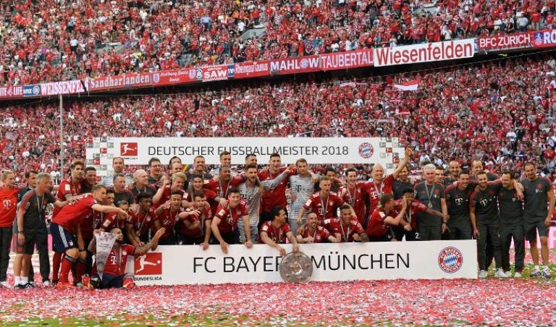 Arturo Vidal celebra su séptimo campeonato de liga consecutivo