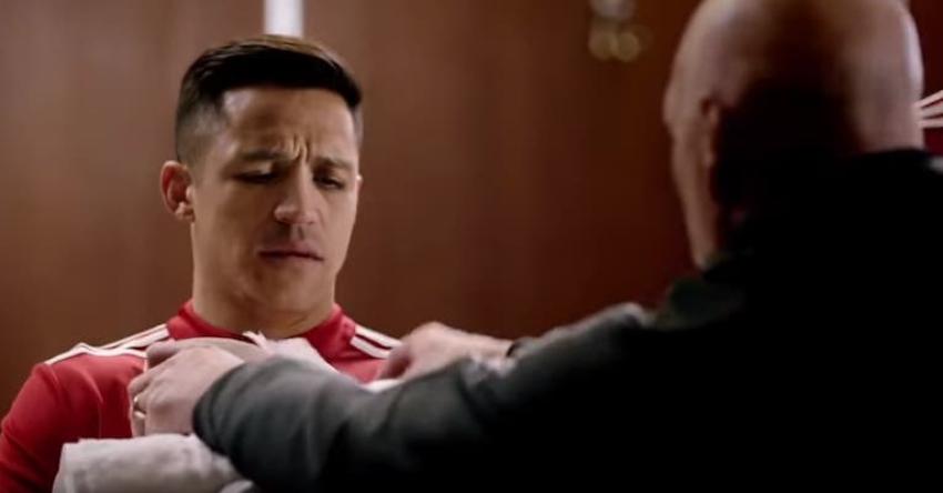 [VIDEO] Alexis luce faceta actoral en visita de Deadpool al Old Trafford