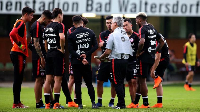 [FOTOS] La Roja tiene su primer entrenamiento en Austria y arriba capitán Medel