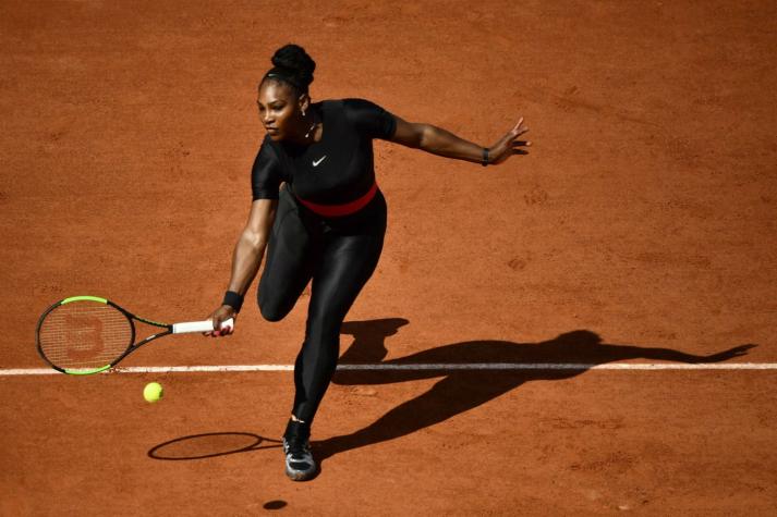 [FOTOS] Serena Williams se inspira en "Pantera Negra" en su regreso al tenis