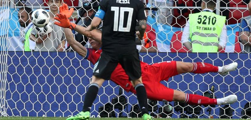 [VIDEO] Halldorsson, el director de Cine que le atajó un penal a Messi