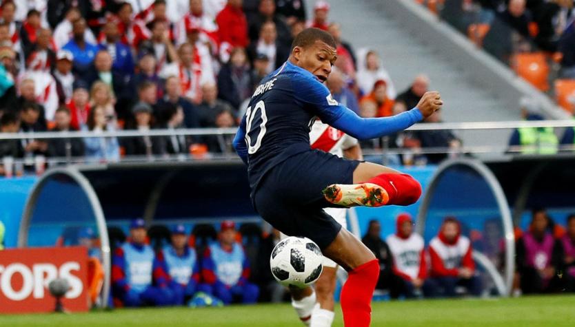 [VIDEO] Kylian Mbappé quebró el cerrojo peruano y le dio la ventaja a Francia