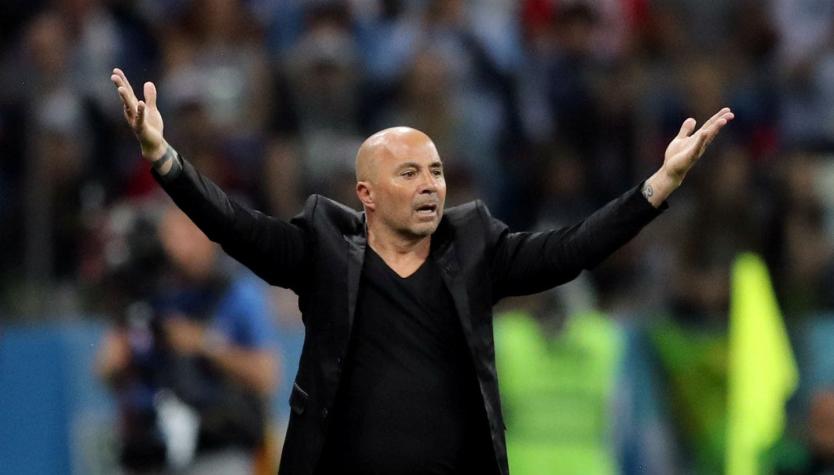 Hinchas argentinos apuntaron con todo contra Sampaoli