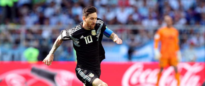 [FOTOS] Confiteros rusos recrean figura de Messi en base a chocolate por su cumpleaños