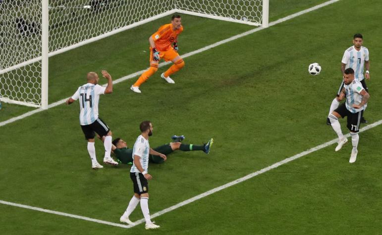 [VIDEO] El penal que cometió Mascherano que perjudicó a Argentina