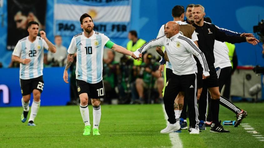 [VIDEO] Sampaoli llena de elogios a Messi y admite concesiones tácticas en Argentina