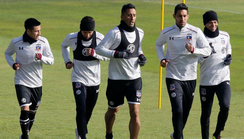 Entrenamiento caótico: Hinchas de Colo-Colo invaden estacionamientos del plantel