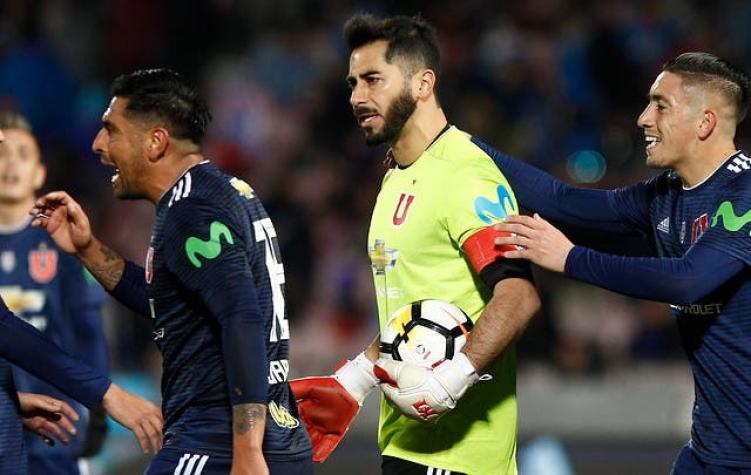El problema que vivió Johnny Herrera con su camiseta en el duelo frente a Huachipato
