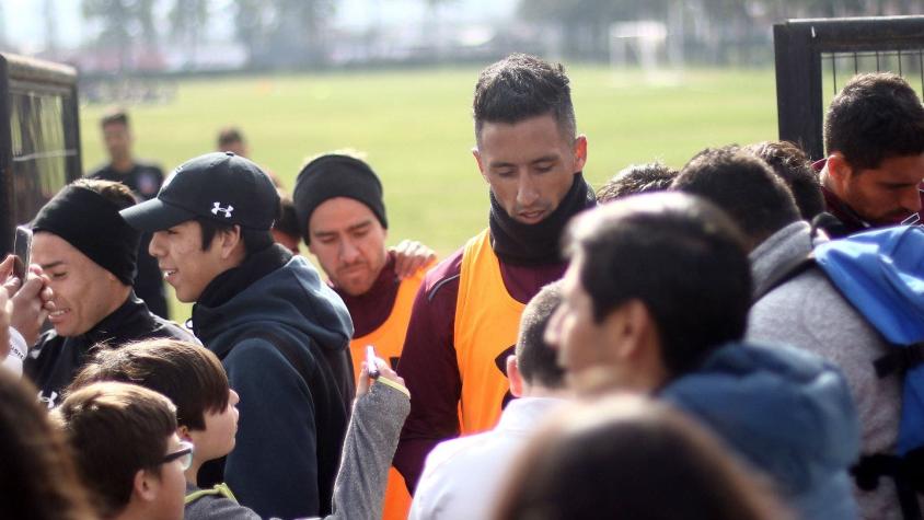 Hinchas de Colo Colo obligaron a suspender el entrenamiento del primer equipo