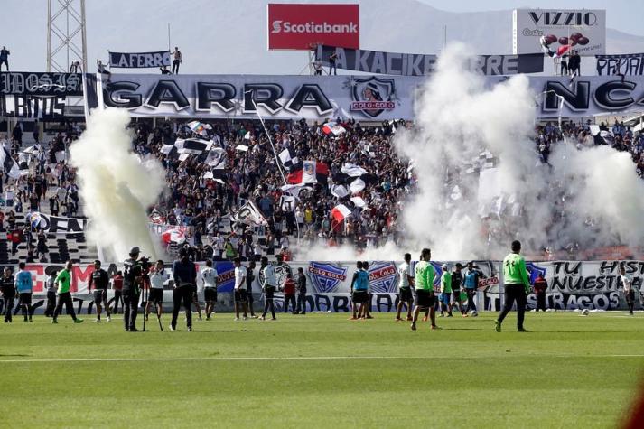 [FOTOS] El gran recibimiento de la barra de Colo Colo a Esteban Paredes