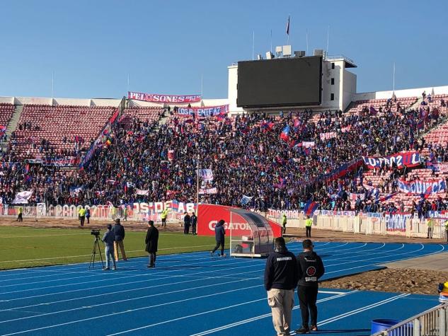 [VIDEO] Hinchas de la U realizan masivo banderazo de cara al Superclásico ante Colo Colo