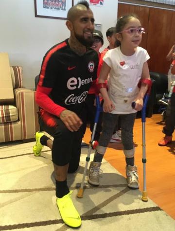 [FOTOS] Niños de la Teletón y Make a Wish Chile comparten con La Roja en Juan Pinto Durán