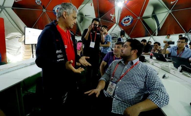 [VIDEO] Rueda protagoniza polémica, asegura que pretende seguir en La Roja y elogia a Paredes