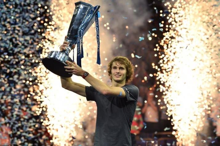 Alexander Zverev vence a Novak Djokovic y es campeón del Masters de Londres