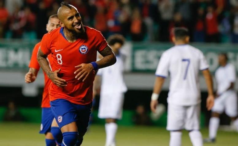 Vidal supera a Leonel Sánchez y acecha a Caszely entre los máximos anotadores de La Roja